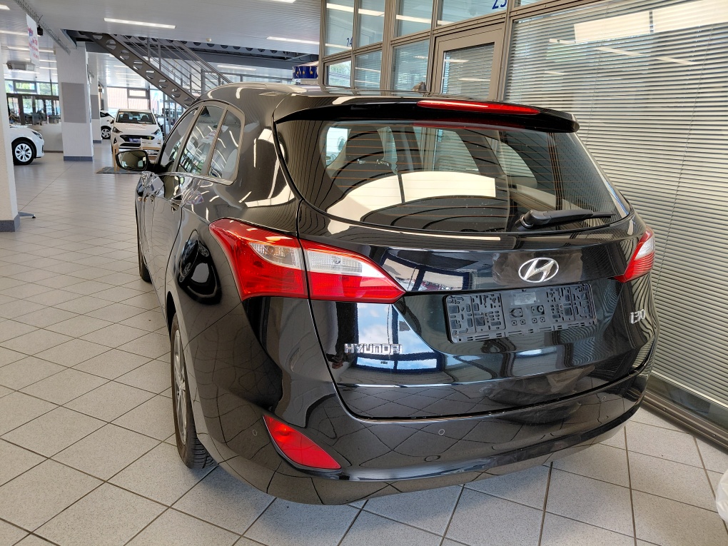 Hyundai i30 Kombi bei Hoffmann Automobile in Wolfsburg kaufen und sofort mitnehmen - Bild 4