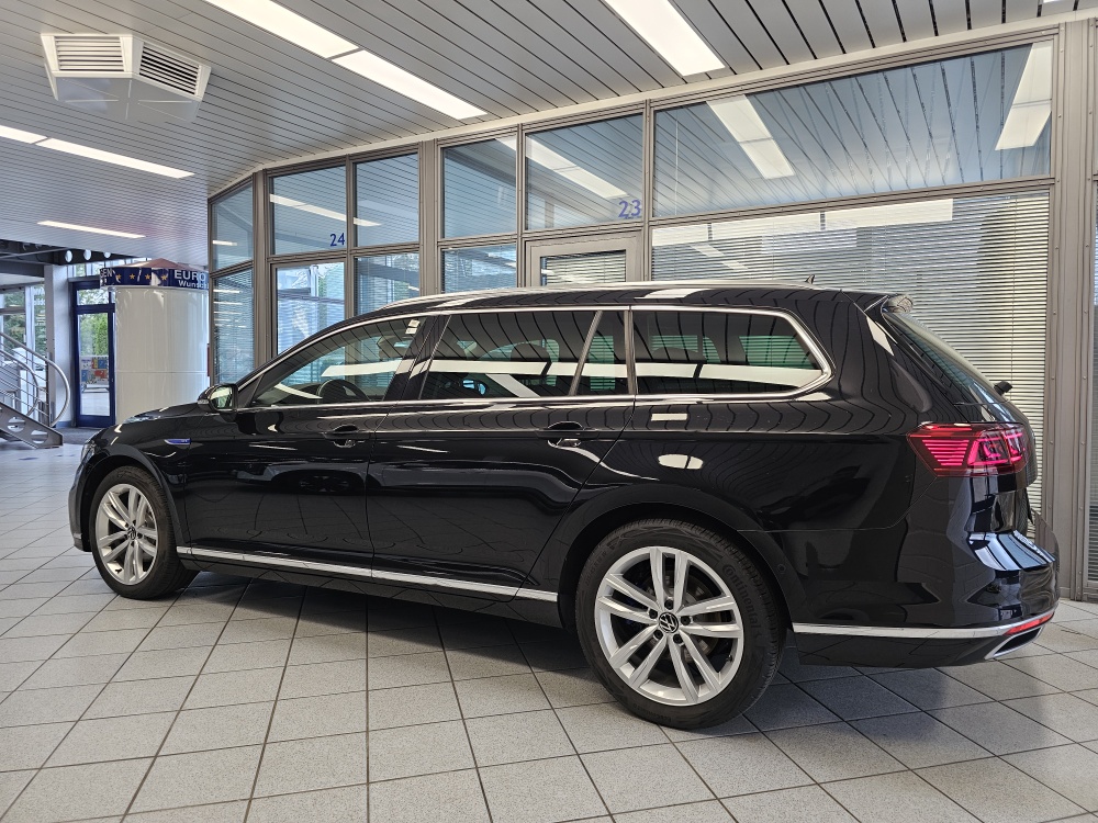 VW Passat Variant bei Hoffmann Automobile in Wolfsburg kaufen und sofort mitnehmen - Bild 32