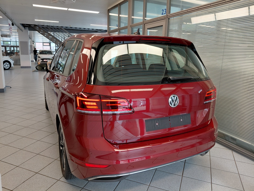 VW Golf Sportsvan bei Hoffmann Automobile in Wolfsburg kaufen und sofort mitnehmen - Bild 3