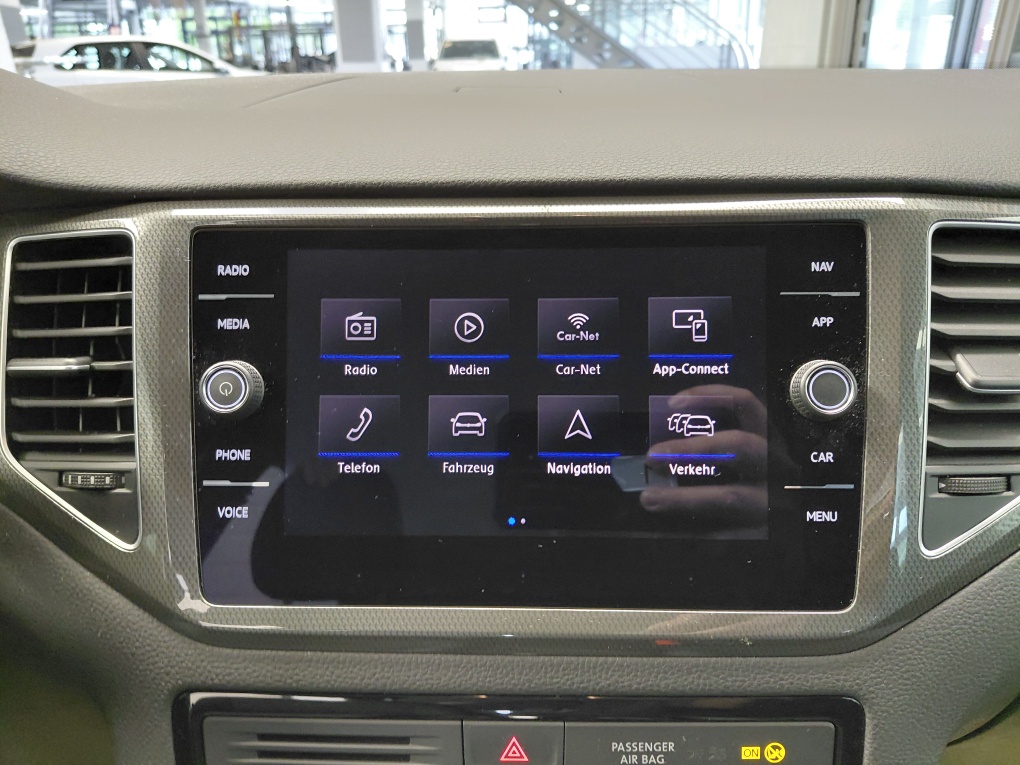 VW Golf Sportsvan bei Hoffmann Automobile in Wolfsburg kaufen und sofort mitnehmen - Bild 9