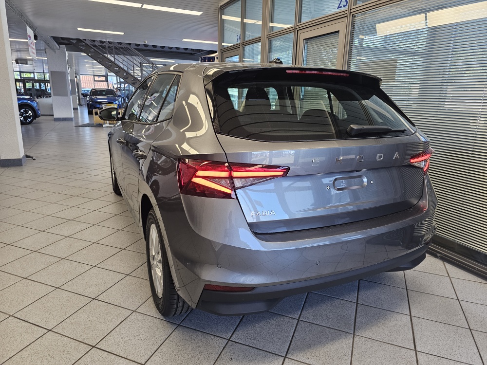 Skoda Fabia bei Hoffmann Automobile in Wolfsburg kaufen und sofort mitnehmen - Bild 3