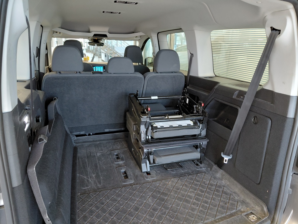 VW Caddy Maxi bei Hoffmann Automobile in Wolfsburg kaufen und sofort mitnehmen - Bild 3