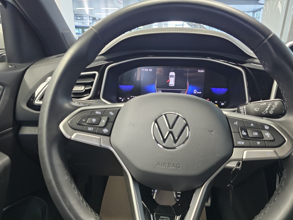 VW T-Roc bei Hoffmann Automobile in Wolfsburg kaufen und sofort mitnehmen - Bild 18