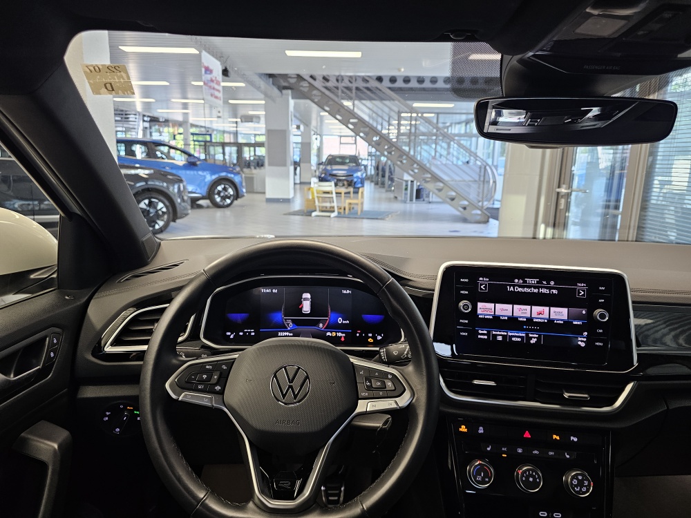 VW T-Roc bei Hoffmann Automobile in Wolfsburg kaufen und sofort mitnehmen - Bild 19