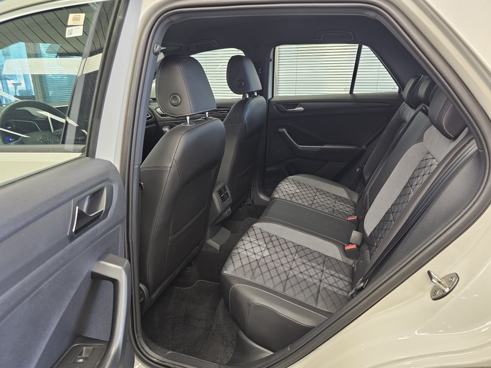 VW T-Roc bei Hoffmann Automobile in Wolfsburg kaufen und sofort mitnehmen - Bild 4