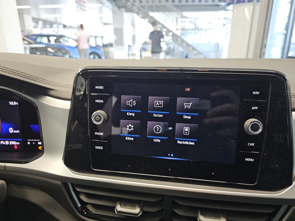 VW T-Roc bei Hoffmann Automobile in Wolfsburg kaufen und sofort mitnehmen - Bild 11