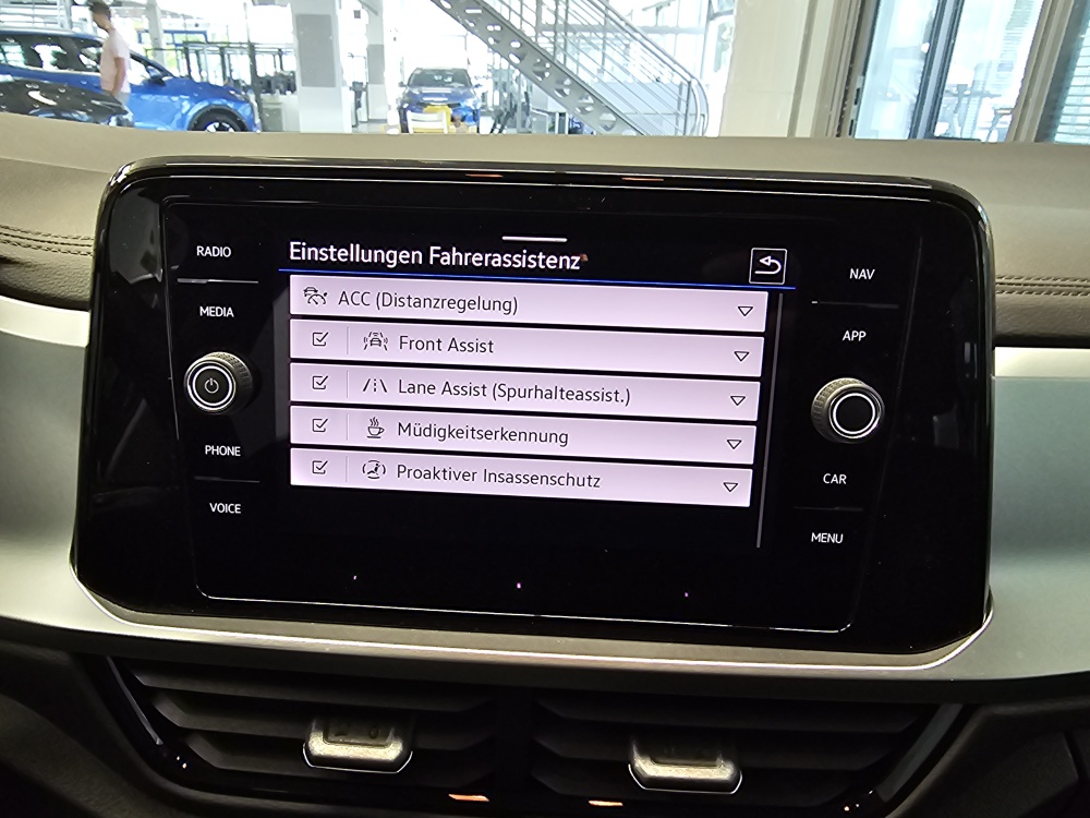 VW T-Roc bei Hoffmann Automobile in Wolfsburg kaufen und sofort mitnehmen - Bild 13