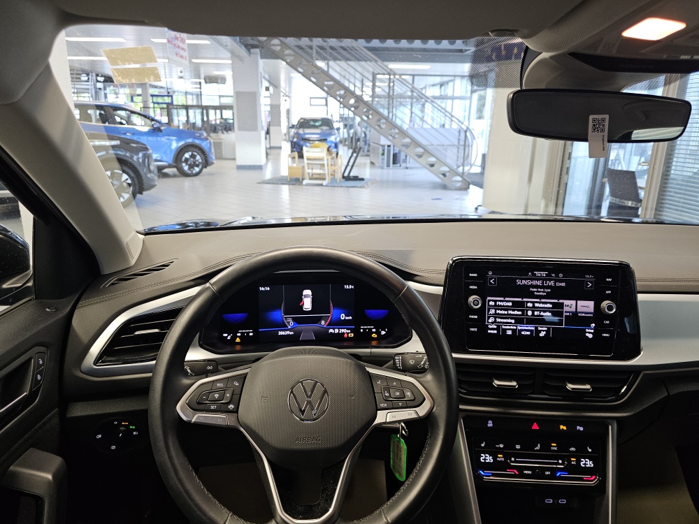 VW T-Roc bei Hoffmann Automobile in Wolfsburg kaufen und sofort mitnehmen - Bild 22