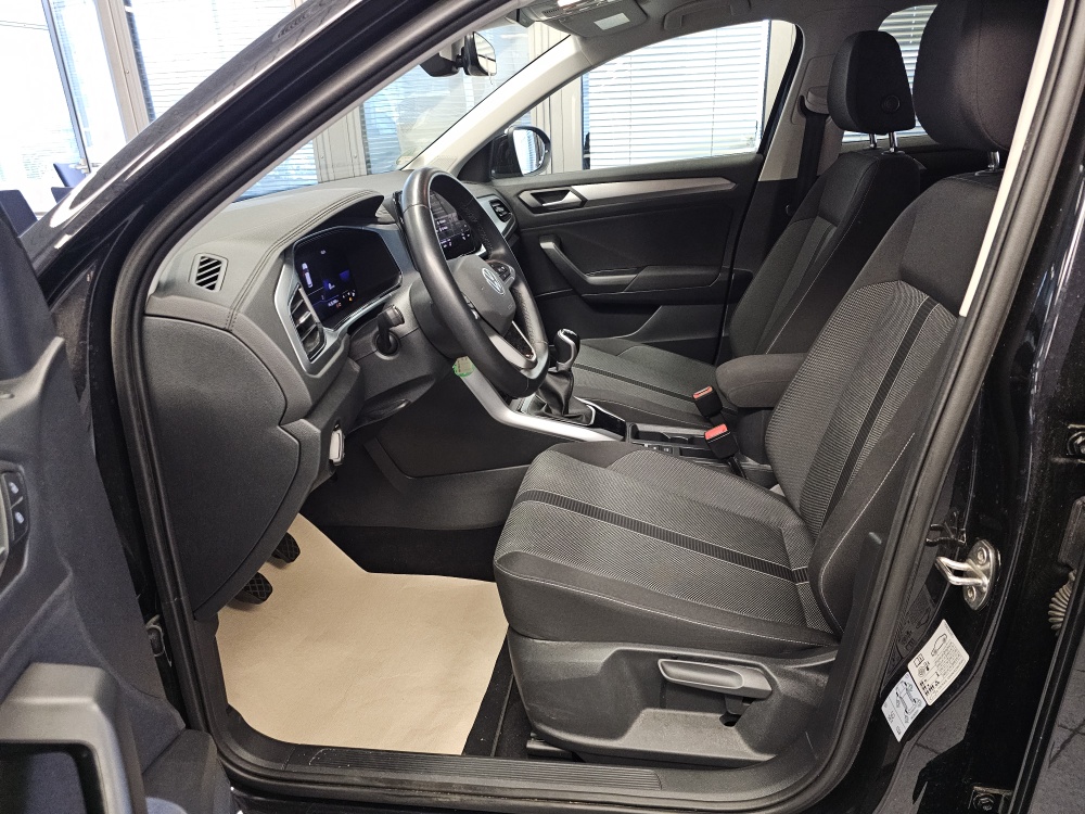 VW T-Roc bei Hoffmann Automobile in Wolfsburg kaufen und sofort mitnehmen - Bild 24