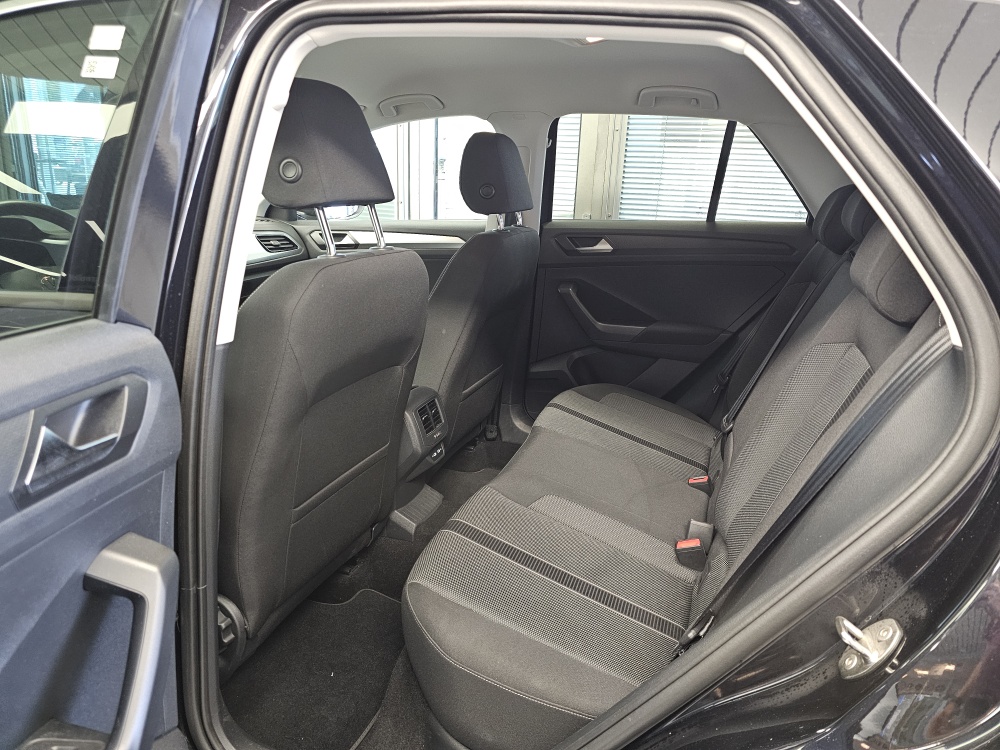 VW T-Roc bei Hoffmann Automobile in Wolfsburg kaufen und sofort mitnehmen - Bild 4