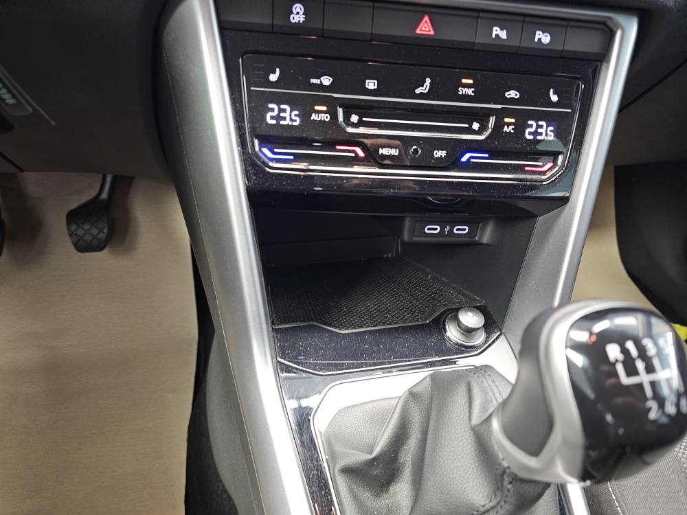 VW T-Roc bei Hoffmann Automobile in Wolfsburg kaufen und sofort mitnehmen - Bild 8