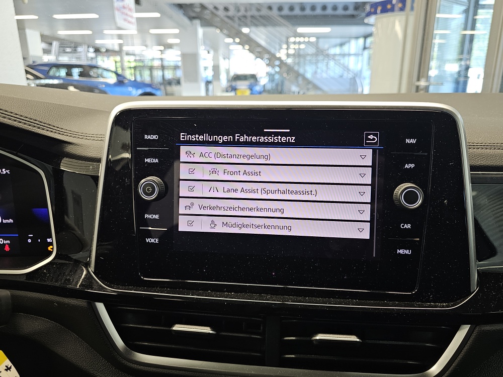 VW T-Roc bei Hoffmann Automobile in Wolfsburg kaufen und sofort mitnehmen - Bild 14