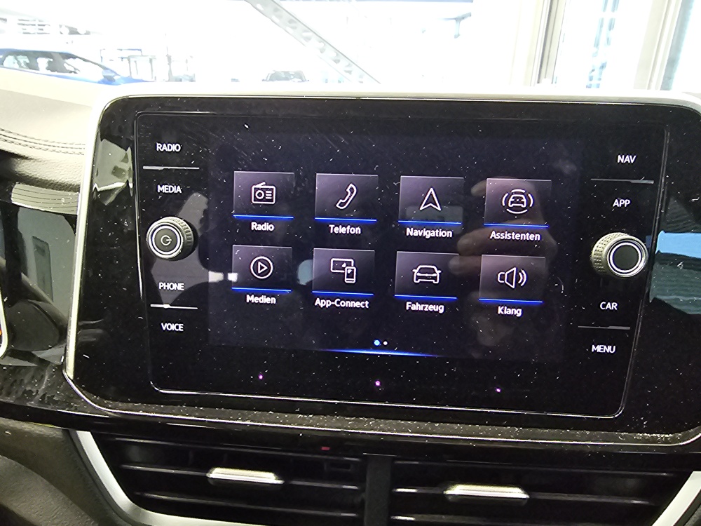 VW T-Roc bei Hoffmann Automobile in Wolfsburg kaufen und sofort mitnehmen - Bild 9
