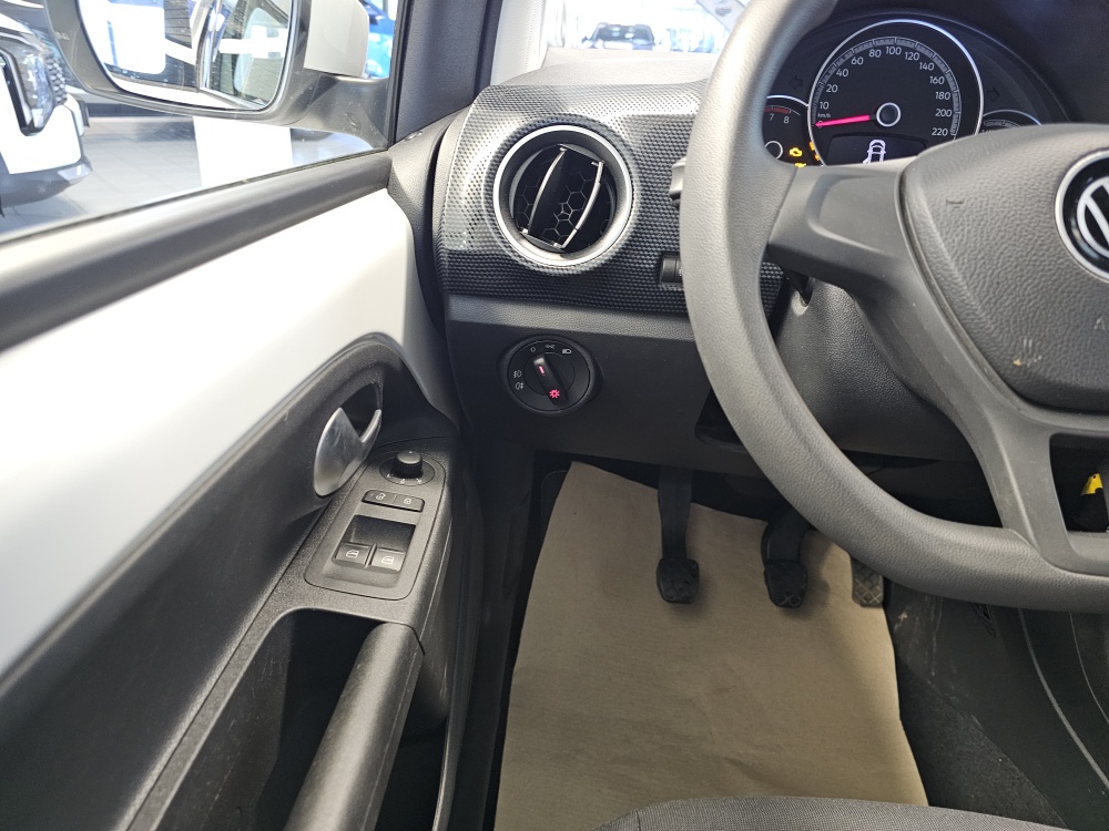 VW up! bei Hoffmann Automobile in Wolfsburg kaufen und sofort mitnehmen - Bild 12