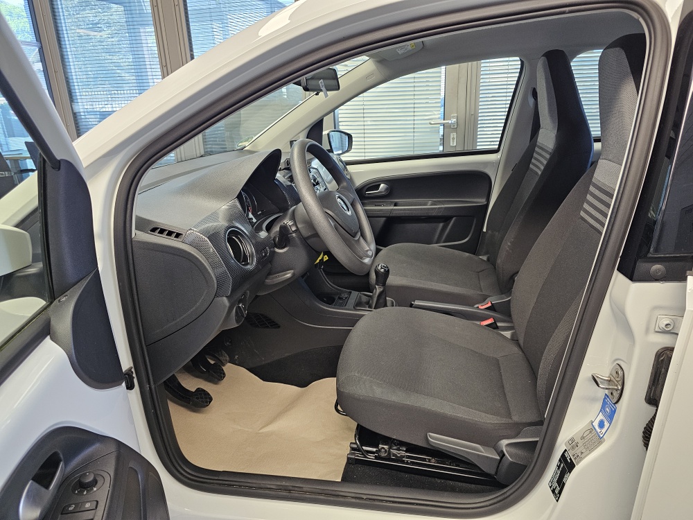 VW up! bei Hoffmann Automobile in Wolfsburg kaufen und sofort mitnehmen - Bild 15
