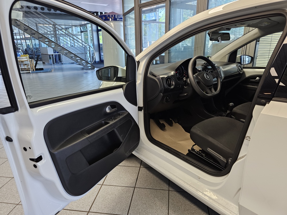 VW up! bei Hoffmann Automobile in Wolfsburg kaufen und sofort mitnehmen - Bild 16