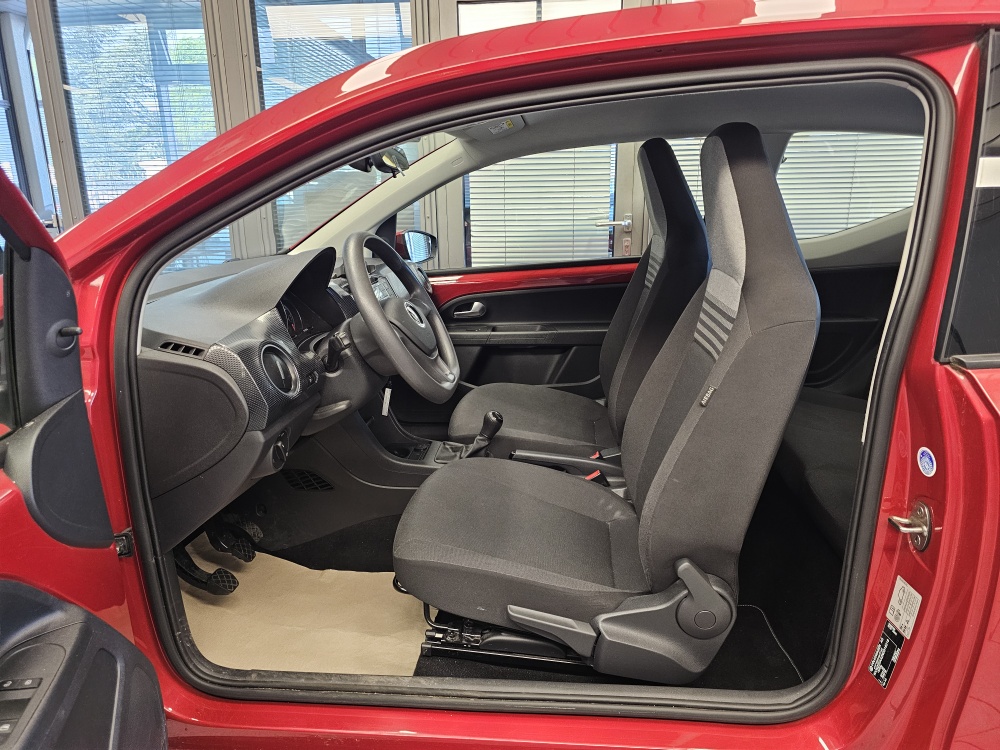 VW up! bei Hoffmann Automobile in Wolfsburg kaufen und sofort mitnehmen - Bild 15