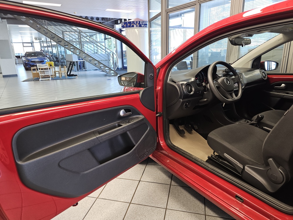 VW up! bei Hoffmann Automobile in Wolfsburg kaufen und sofort mitnehmen - Bild 16