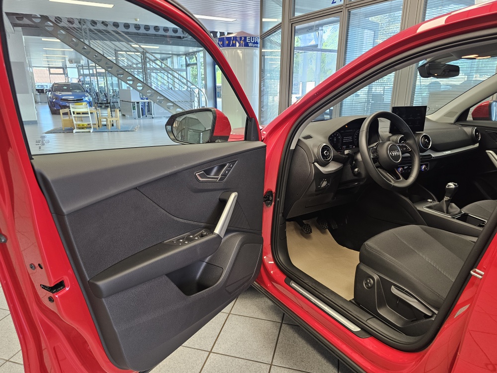 Audi Q2 bei Hoffmann Automobile in Wolfsburg kaufen und sofort mitnehmen - Bild 23