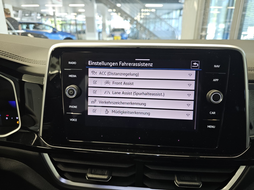 VW T-Roc bei Hoffmann Automobile in Wolfsburg kaufen und sofort mitnehmen - Bild 14