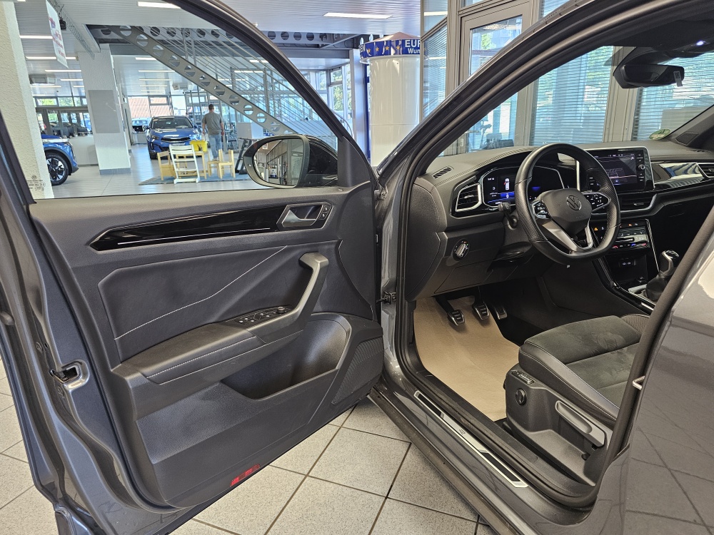 VW T-Roc bei Hoffmann Automobile in Wolfsburg kaufen und sofort mitnehmen - Bild 24