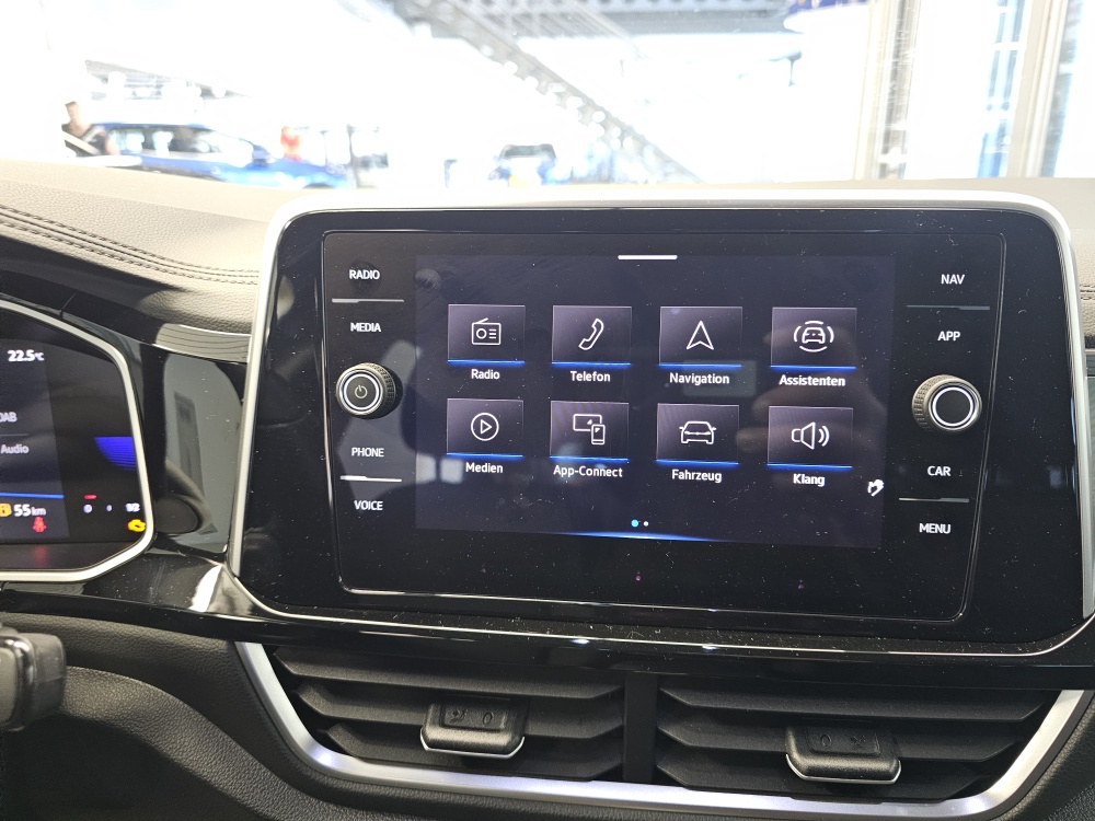 VW T-Roc bei Hoffmann Automobile in Wolfsburg kaufen und sofort mitnehmen - Bild 9