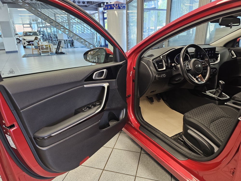 Kia Ceed bei Hoffmann Automobile in Wolfsburg kaufen und sofort mitnehmen - Bild 20