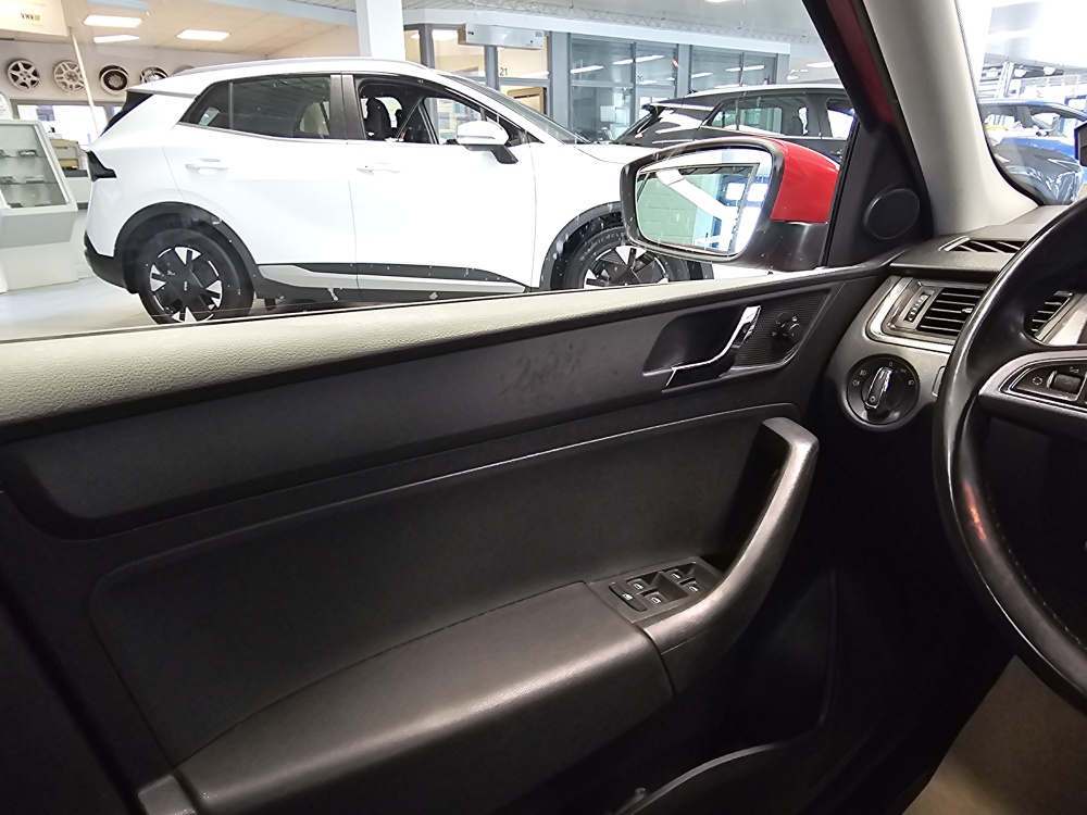Skoda Rapid Spaceback bei Hoffmann Automobile in Wolfsburg kaufen und sofort mitnehmen - Bild 11