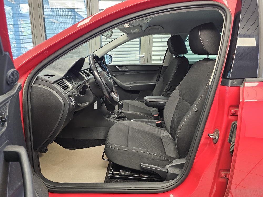 Skoda Rapid Spaceback bei Hoffmann Automobile in Wolfsburg kaufen und sofort mitnehmen - Bild 14