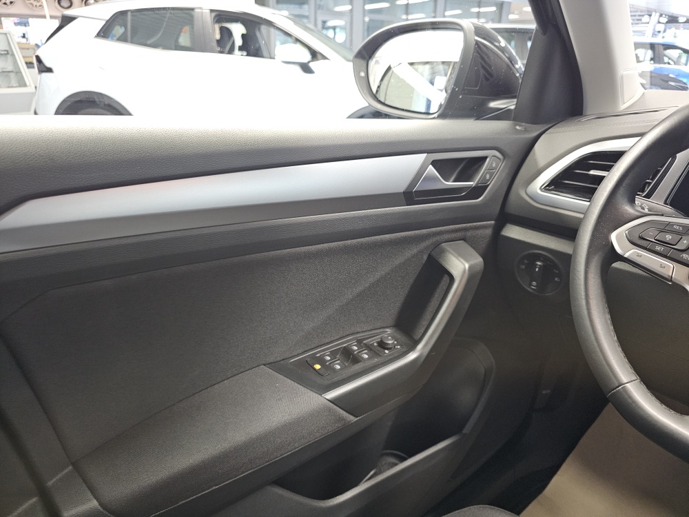 VW T-Roc bei Hoffmann Automobile in Wolfsburg kaufen und sofort mitnehmen - Bild 19
