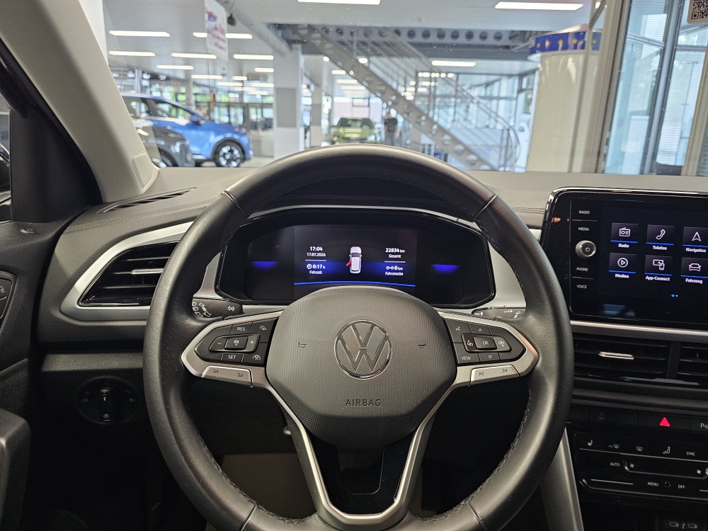 VW T-Roc bei Hoffmann Automobile in Wolfsburg kaufen und sofort mitnehmen - Bild 20