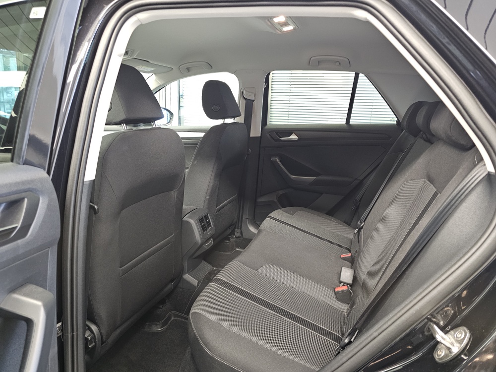 VW T-Roc bei Hoffmann Automobile in Wolfsburg kaufen und sofort mitnehmen - Bild 4