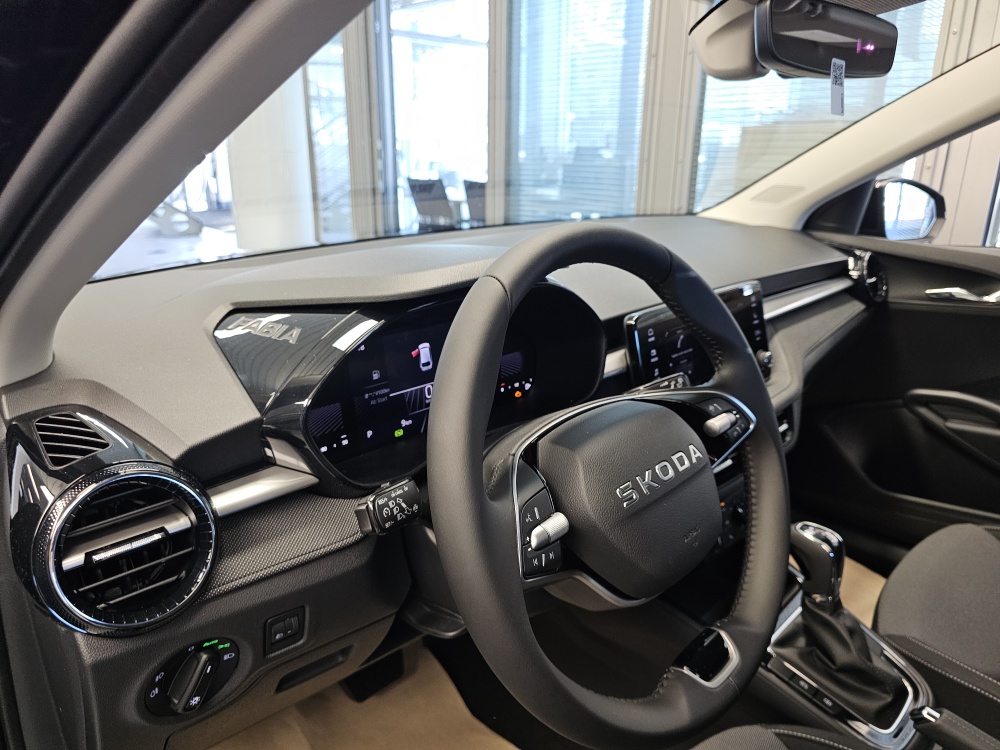 Skoda Fabia bei Hoffmann Automobile in Wolfsburg kaufen und sofort mitnehmen - Bild 18