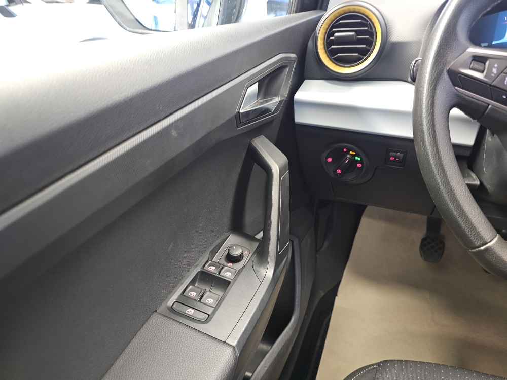 Seat Arona bei Hoffmann Automobile in Wolfsburg kaufen und sofort mitnehmen - Bild 18