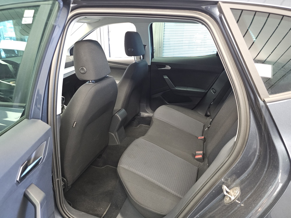 Seat Arona bei Hoffmann Automobile in Wolfsburg kaufen und sofort mitnehmen - Bild 4