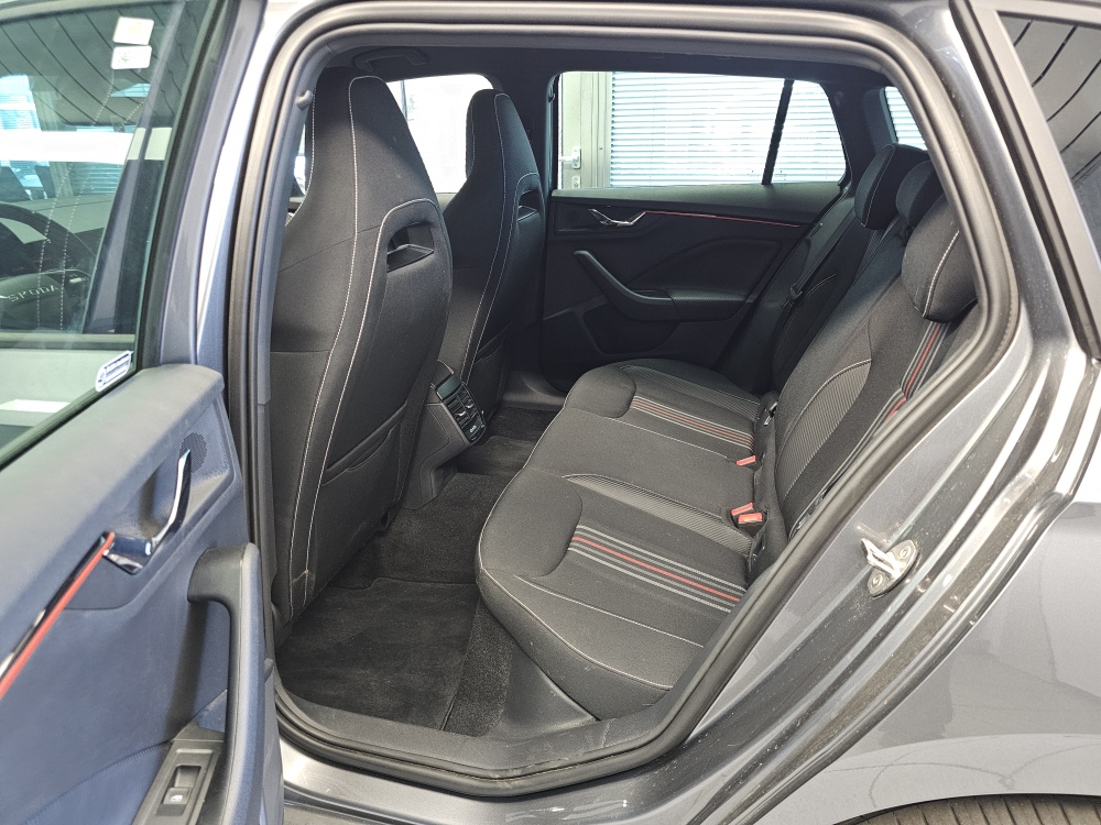 Skoda Scala bei Hoffmann Automobile in Wolfsburg kaufen und sofort mitnehmen - Bild 4