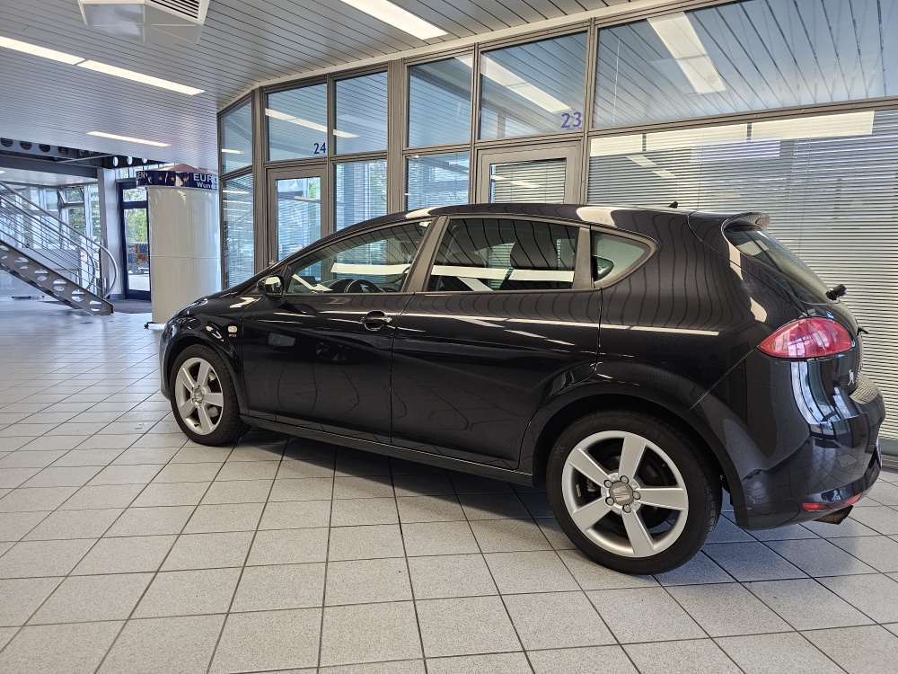 Seat Leon bei Hoffmann Automobile in Wolfsburg kaufen und sofort mitnehmen - Bild 16