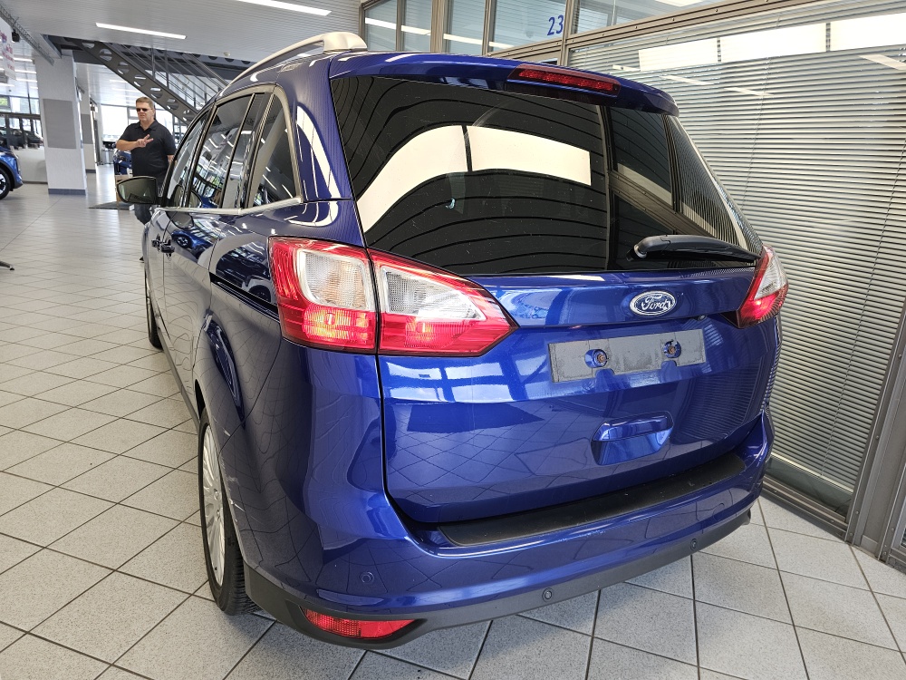 Ford Grand C-Max bei Hoffmann Automobile in Wolfsburg kaufen und sofort mitnehmen - Bild 3