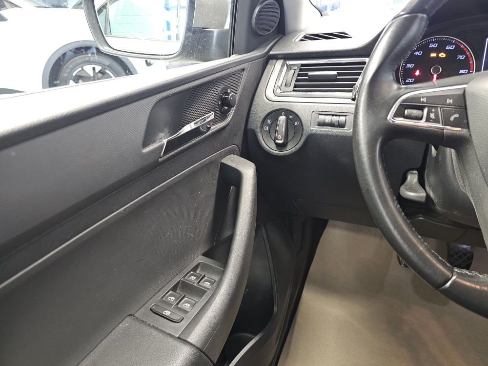 Seat Toledo bei Hoffmann Automobile in Wolfsburg kaufen und sofort mitnehmen - Bild 16