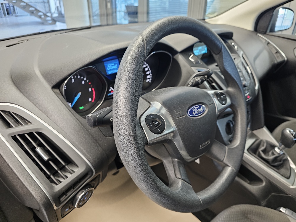 Ford Focus bei Hoffmann Automobile in Wolfsburg kaufen und sofort mitnehmen - Bild 13