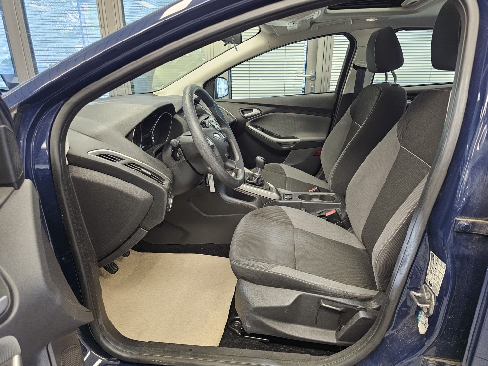 Ford Focus bei Hoffmann Automobile in Wolfsburg kaufen und sofort mitnehmen - Bild 14