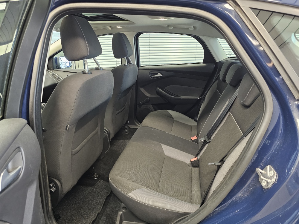 Ford Focus bei Hoffmann Automobile in Wolfsburg kaufen und sofort mitnehmen - Bild 4