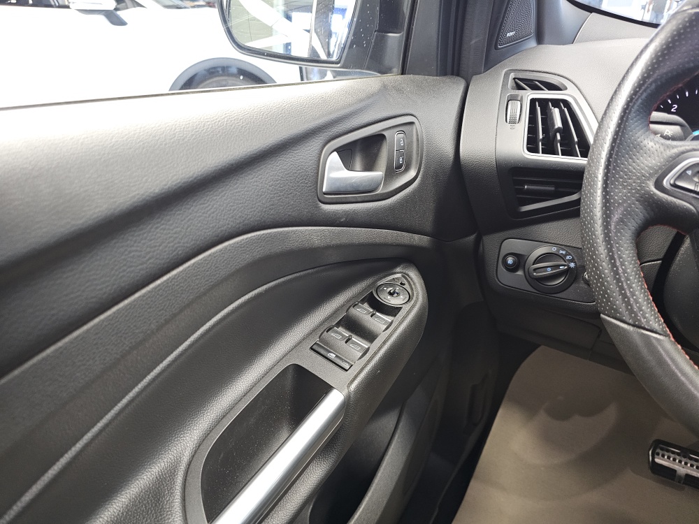 Ford Kuga bei Hoffmann Automobile in Wolfsburg kaufen und sofort mitnehmen - Bild 16