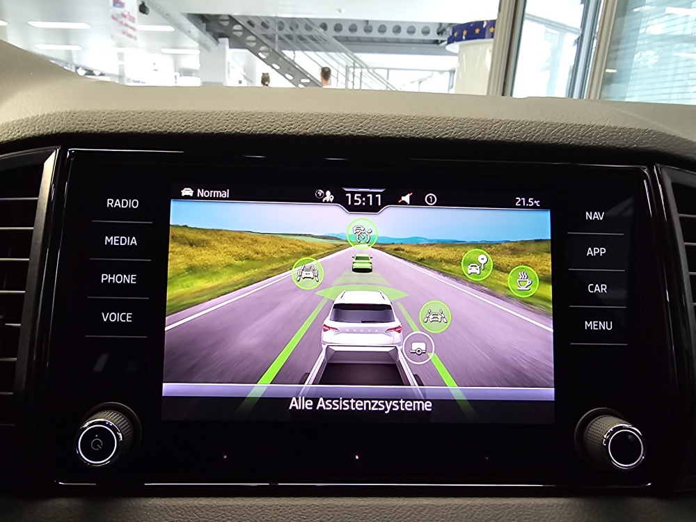 Skoda Karoq bei Hoffmann Automobile in Wolfsburg kaufen und sofort mitnehmen - Bild 13