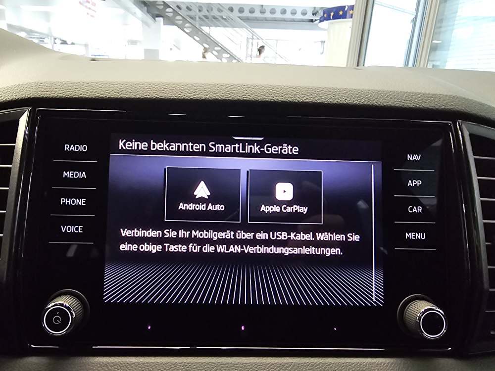 Skoda Karoq bei Hoffmann Automobile in Wolfsburg kaufen und sofort mitnehmen - Bild 15