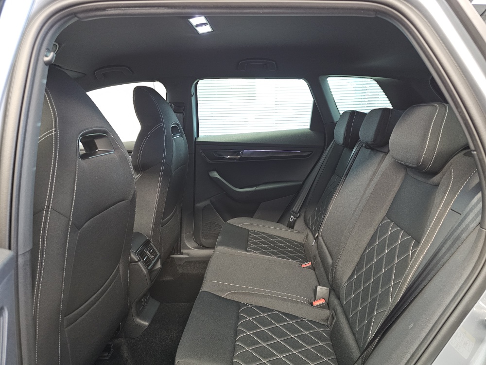 Skoda Karoq bei Hoffmann Automobile in Wolfsburg kaufen und sofort mitnehmen - Bild 6
