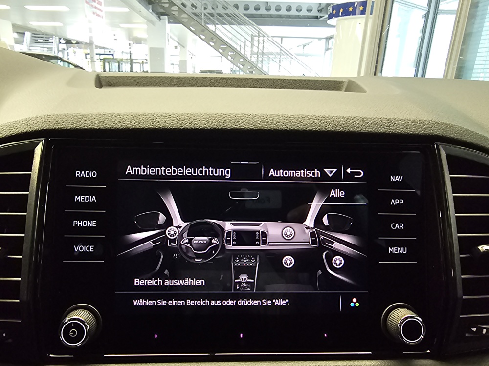 Skoda Karoq bei Hoffmann Automobile in Wolfsburg kaufen und sofort mitnehmen - Bild 16