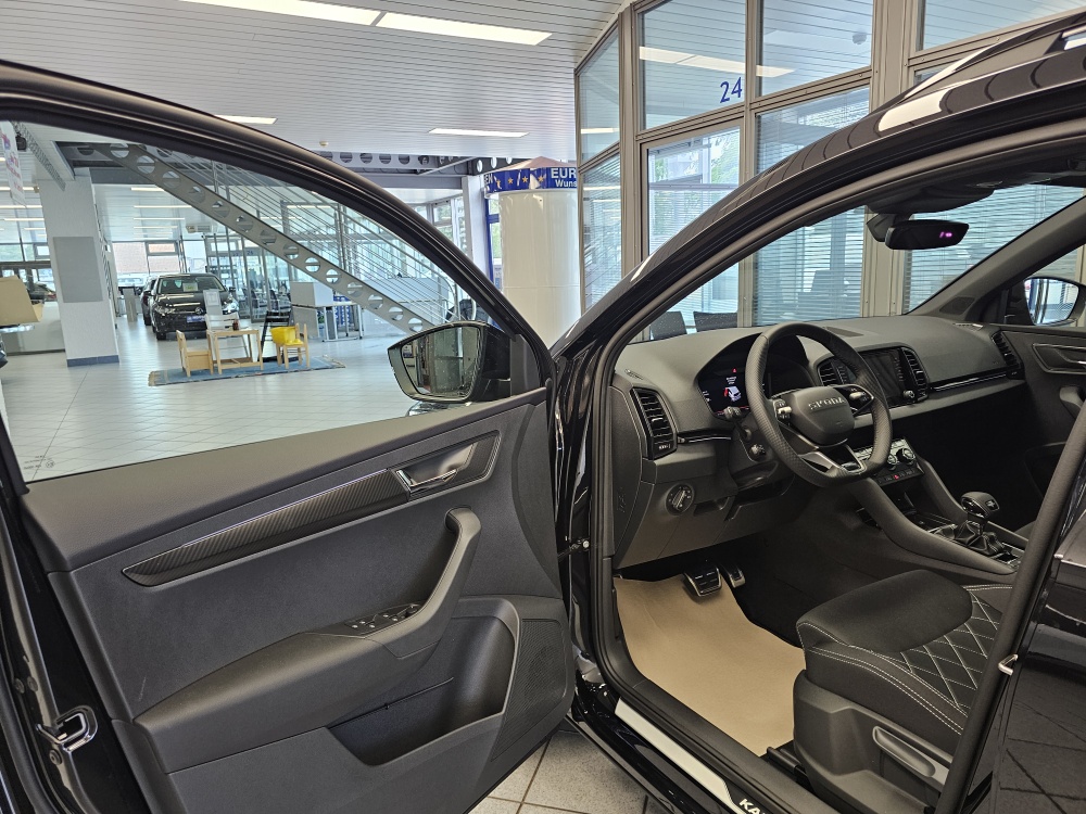 Skoda Karoq bei Hoffmann Automobile in Wolfsburg kaufen und sofort mitnehmen - Bild 24