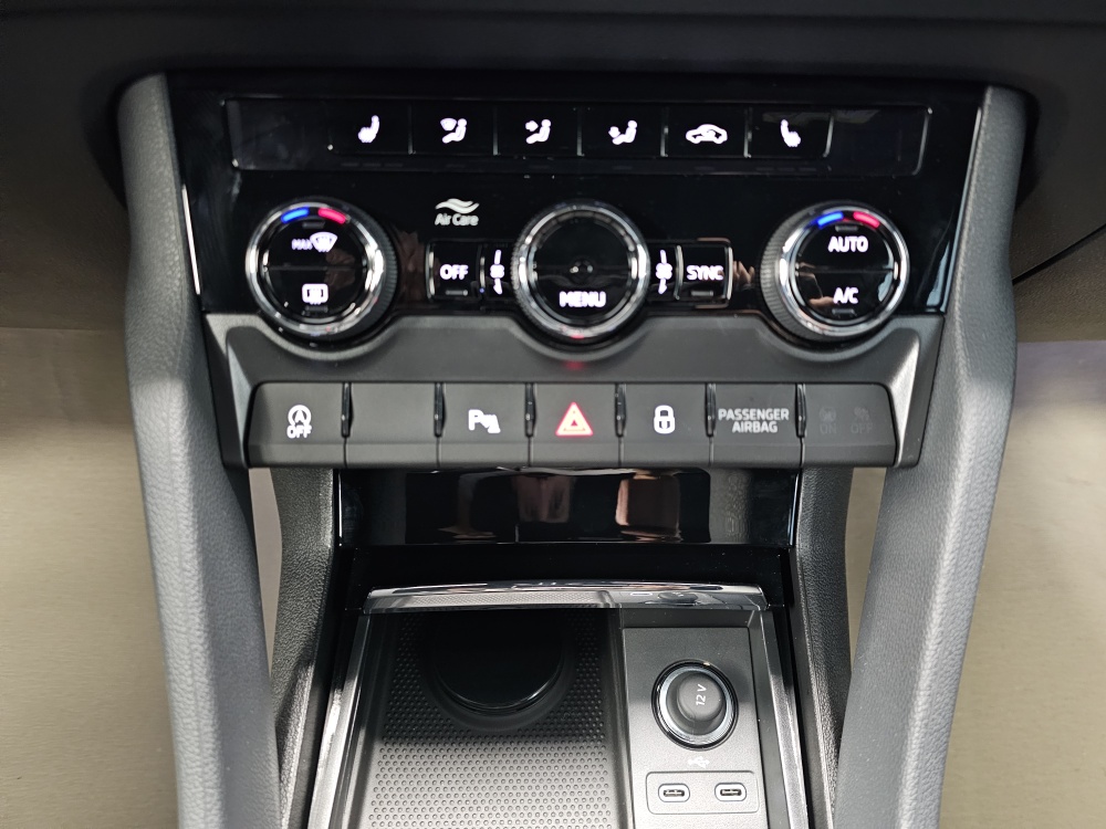 Skoda Karoq bei Hoffmann Automobile in Wolfsburg kaufen und sofort mitnehmen - Bild 9