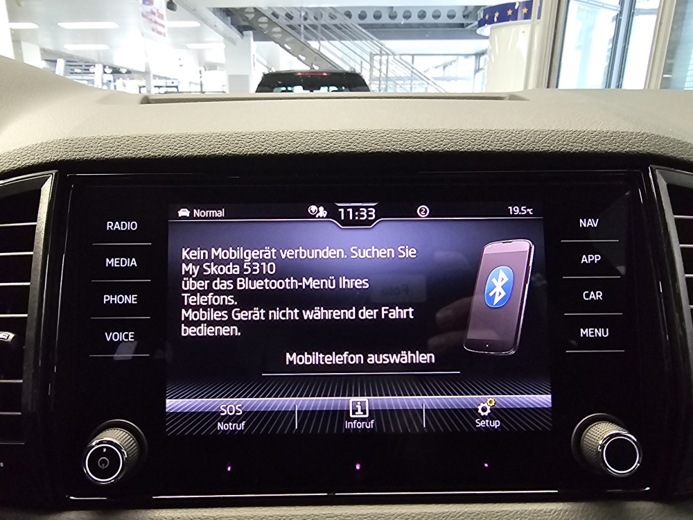 Skoda Karoq bei Hoffmann Automobile in Wolfsburg kaufen und sofort mitnehmen - Bild 12